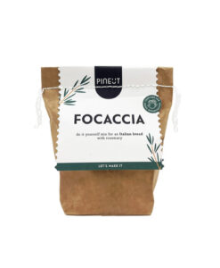 Pineut focaccia broodmix met rozemarijn
